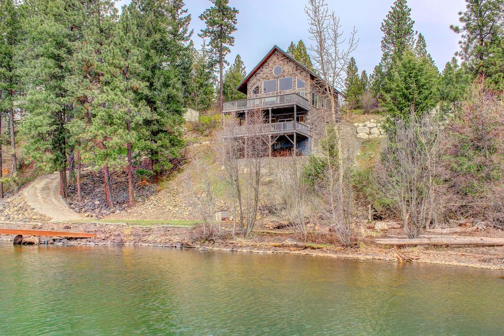 Beautiful Lake Coeur D'Alene Cabin On The Bay Hotel Mica Luaran gambar